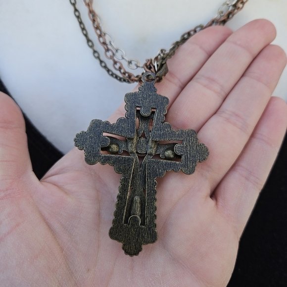 multimetal chain necklace with large rhinestone cross pendant - Picture 2 of 4